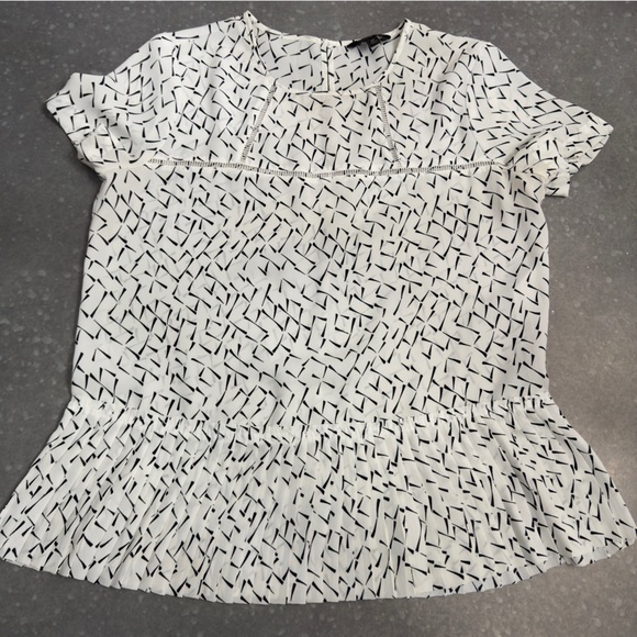 Banana Republic Women's Top - Picture 2 of 7